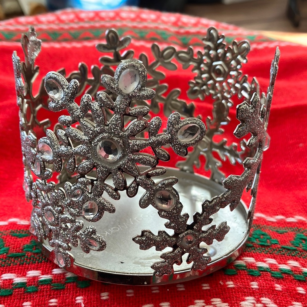 Bath & Body Works silver metal snowflake candle holder